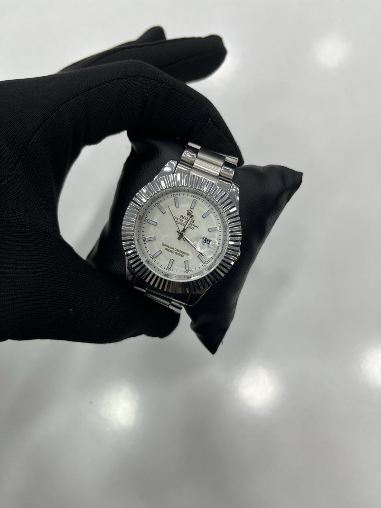 Premium Seri Silver Kadran Tırtıklı Kasa Erkek Saati - Metal Kordon