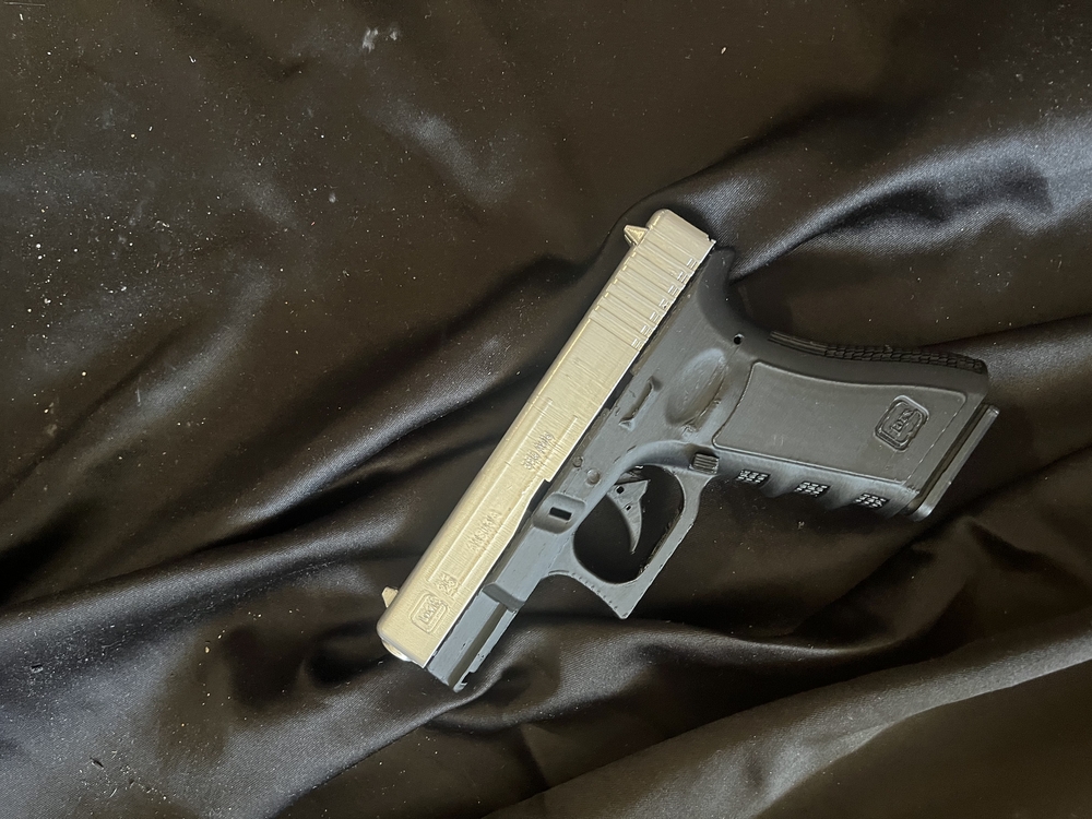 Gümüş glock