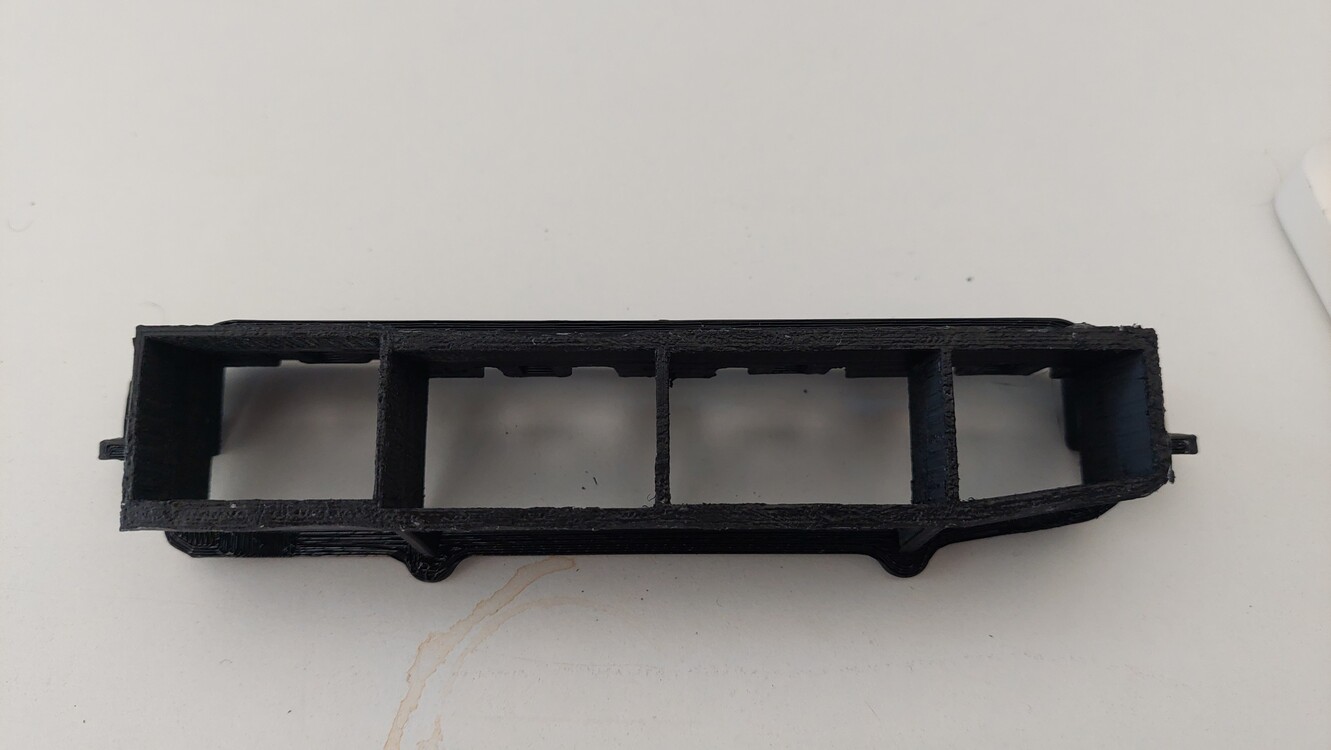 Toyota Avensis T22 Tuş Braketi