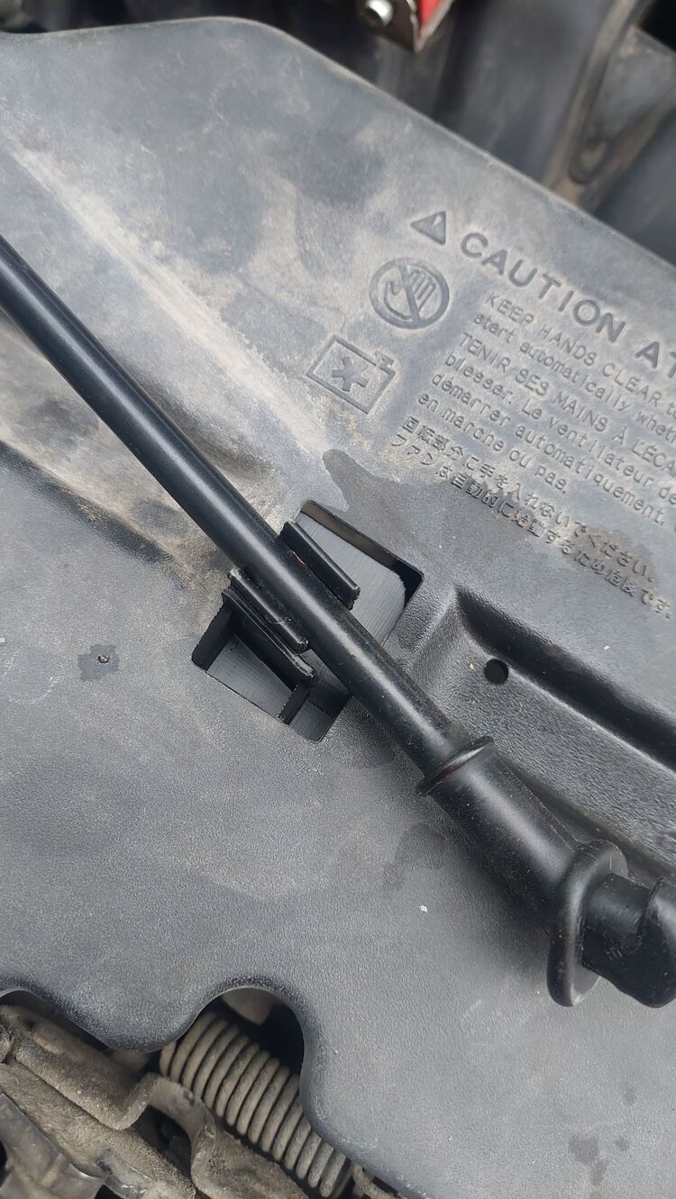 T25 Avensis Kaput Demir klipsi