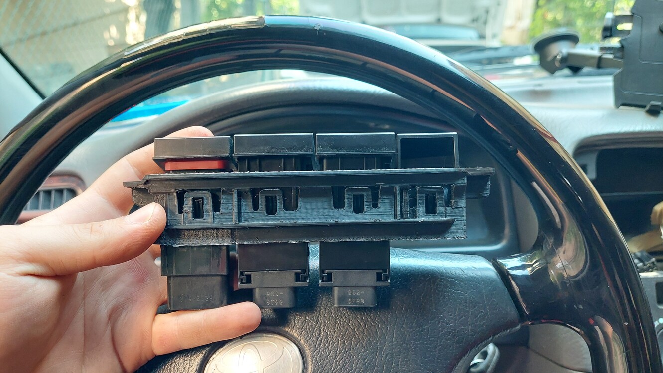 Toyota Avensis T22 Tuş Braketi