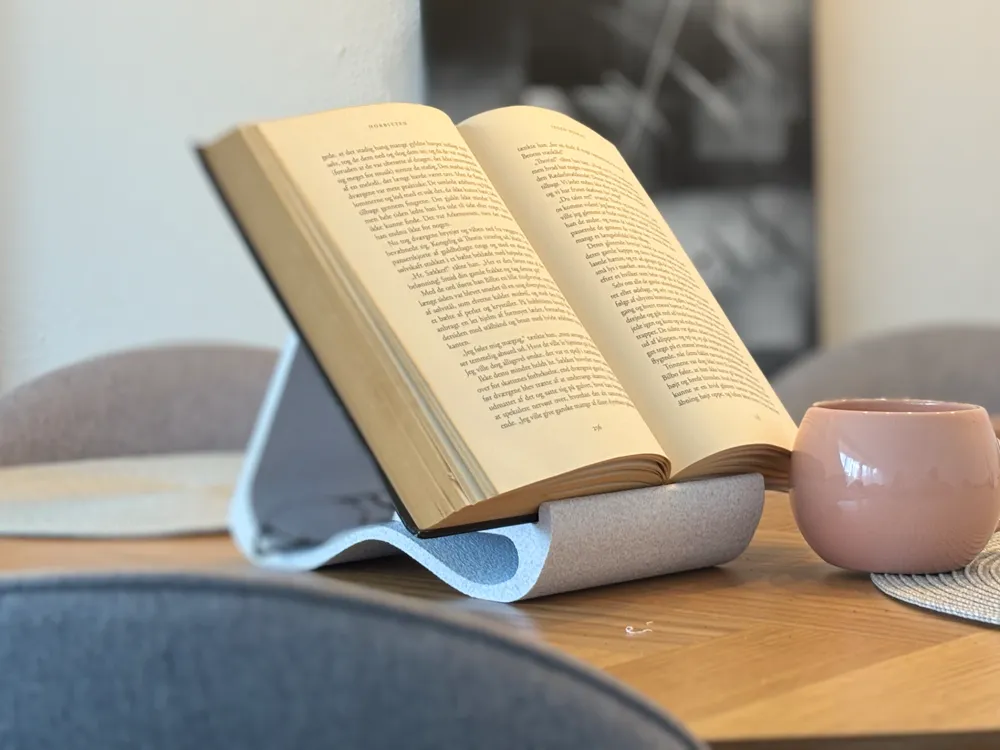 BookRest Pro: 3D Tasarım Kitap Tutucu, Bardak Altlığı ve Gözlük Standı