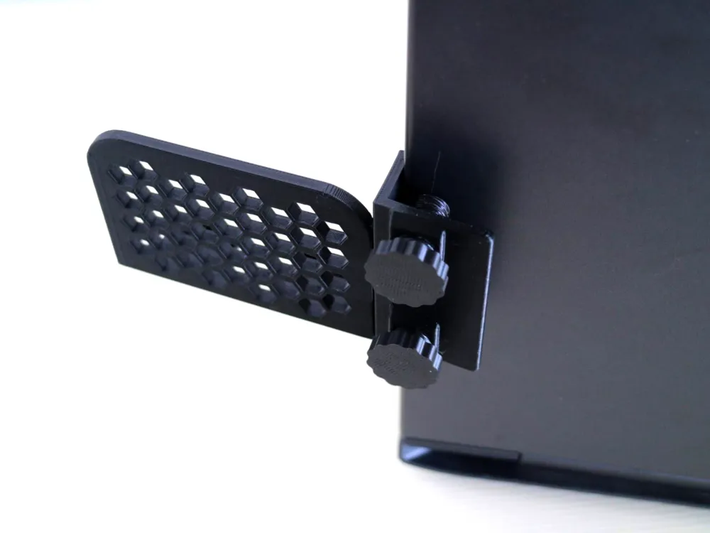 Masaüstü Düzenleyici: Laptop Kenarı Telefon Tutucu