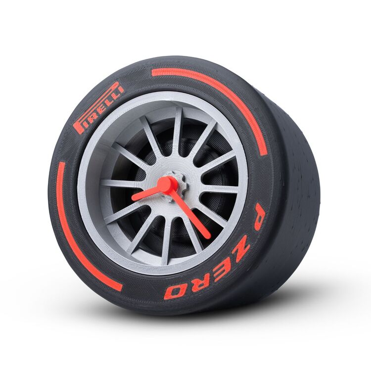 Formula 1 Pirelli Lastik Masa Saati