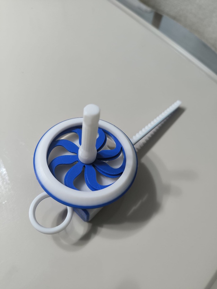 3D topaç oyuncak
