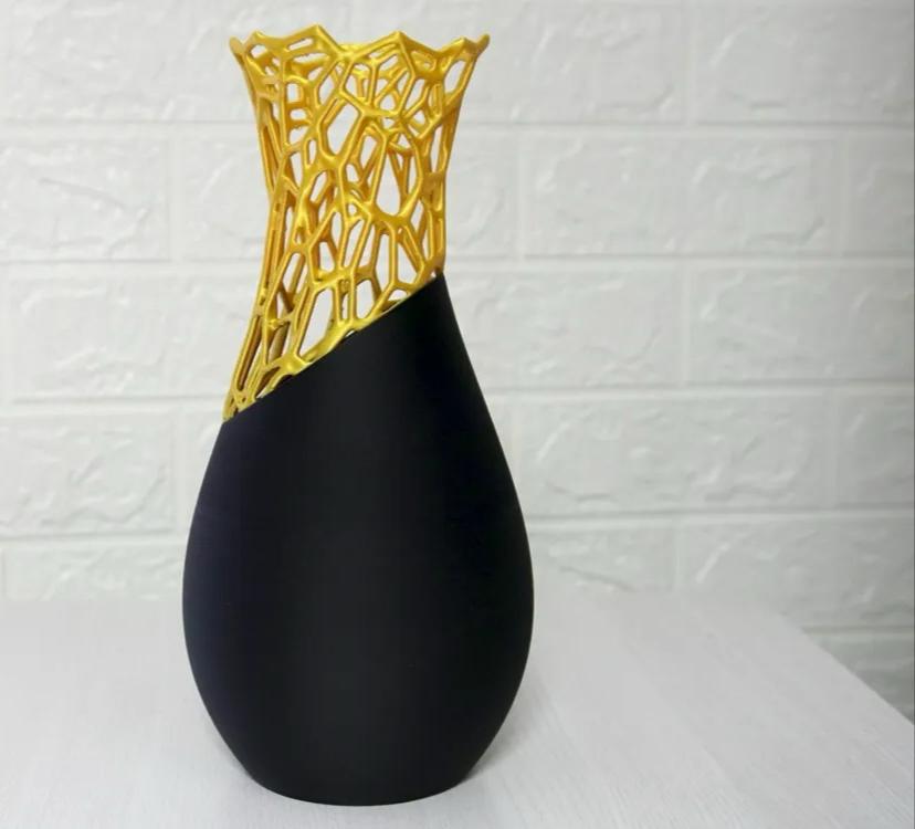 Gold Detaylı Modern Sanat Vazo – Sınırlı Tasarım