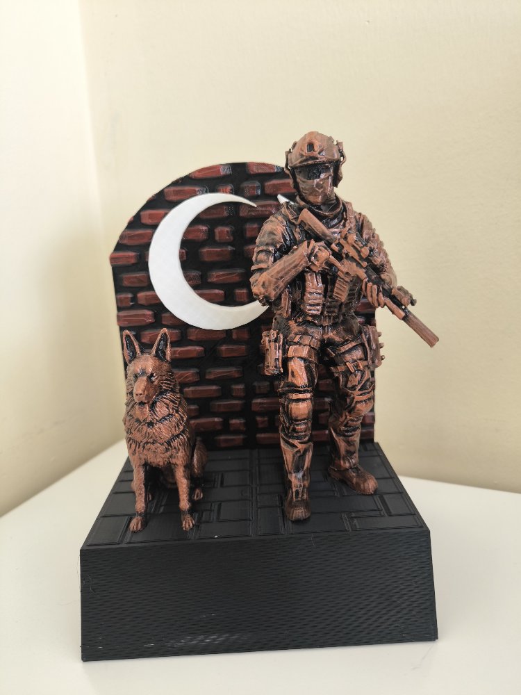 Savaşçı ve Yol Arkadaşı Türk Bayraklı Duvar