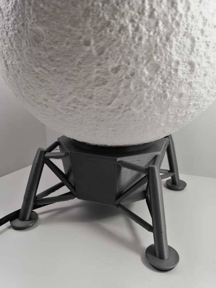 AY GECE LAMBASI Lunar Lander Ayaklı