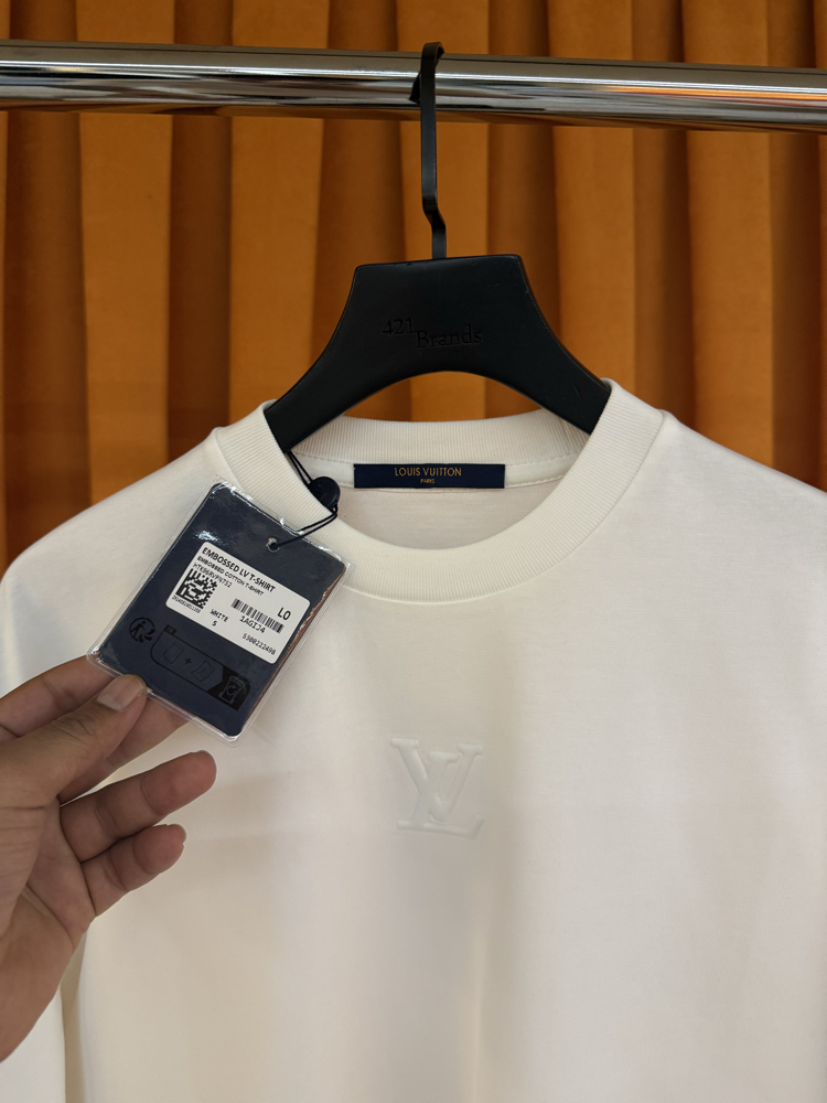 Louis vuitton yeni sezon ithal göğüs kabartmalı logo