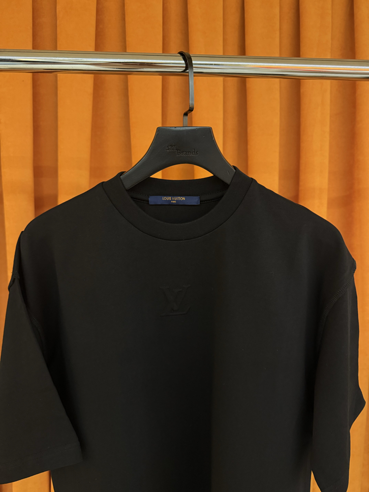 Louis vuitton yeni sezon ithal göğüs kabartmalı logo