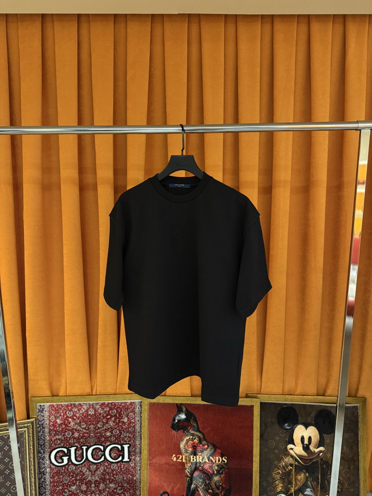 Louis vuitton yeni sezon ithal göğüs kabartmalı logo