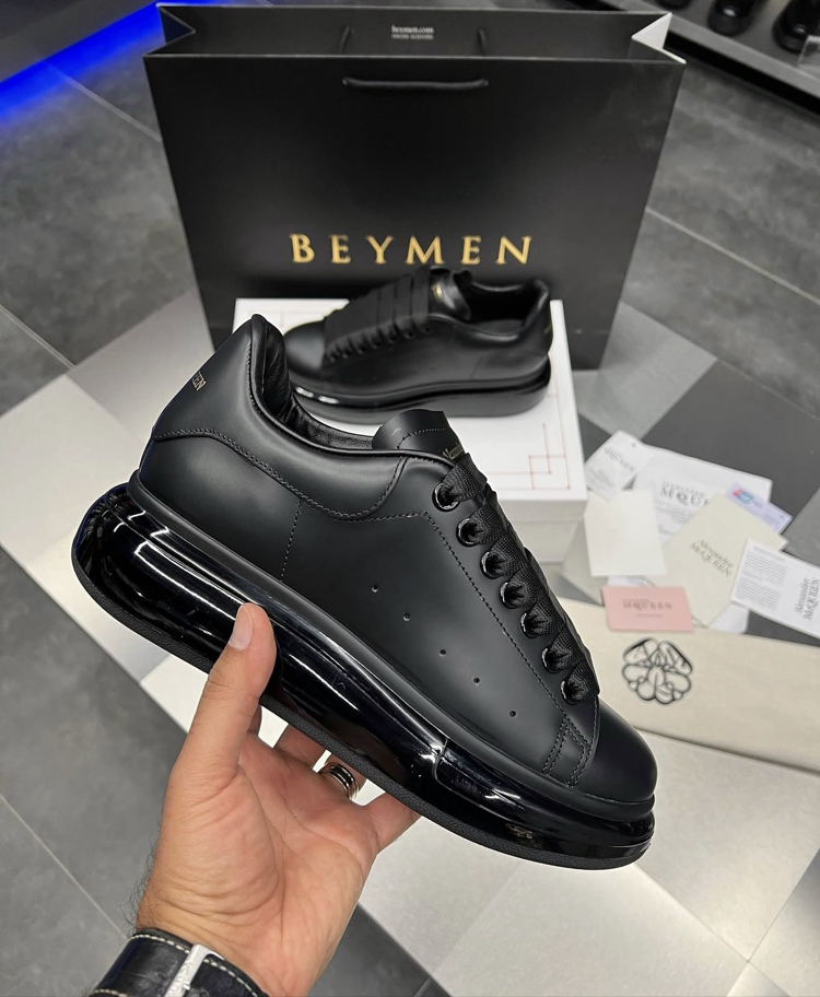 Alexander McQueen 