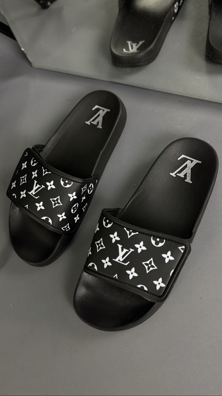 Louis vuitton cırtcırtlı Terlik 