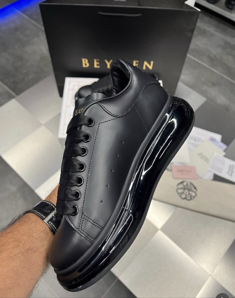 Alexander McQueen 
