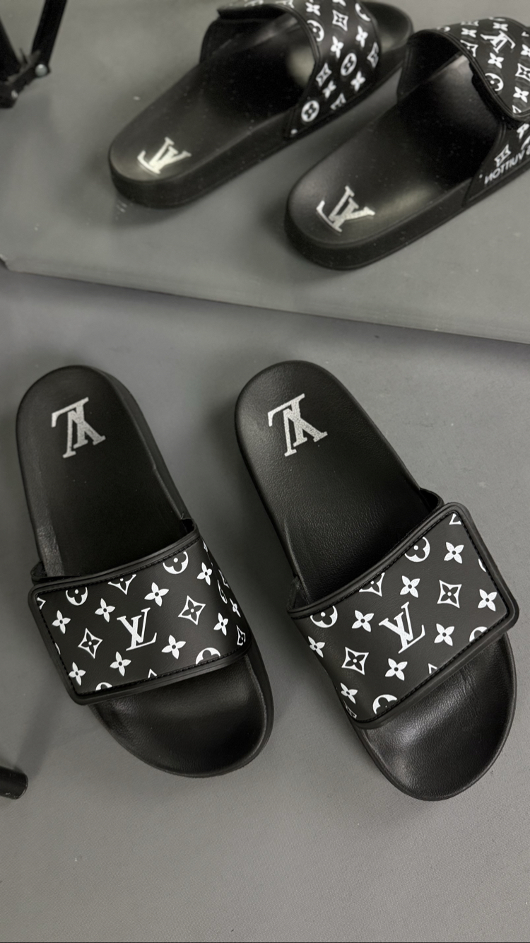 Louis vuitton cırtcırtlı Terlik 
