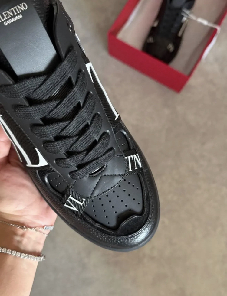 Valentino Garavani VL7N Low-top Sneakers Black