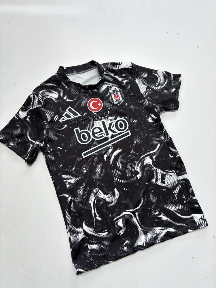 Beşiktaş premium forma