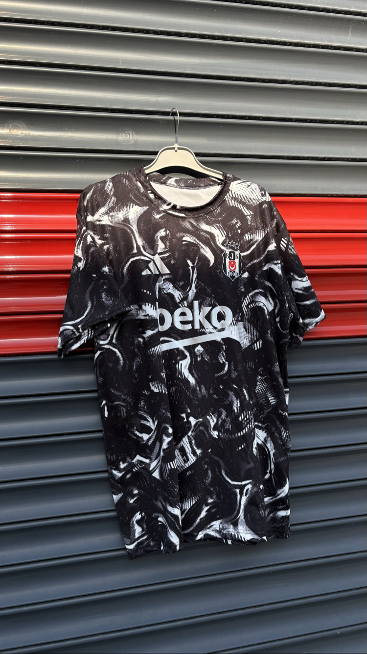 Beşiktaş Premium Forma