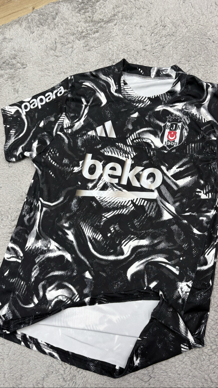 Beşiktaş Premium Forma