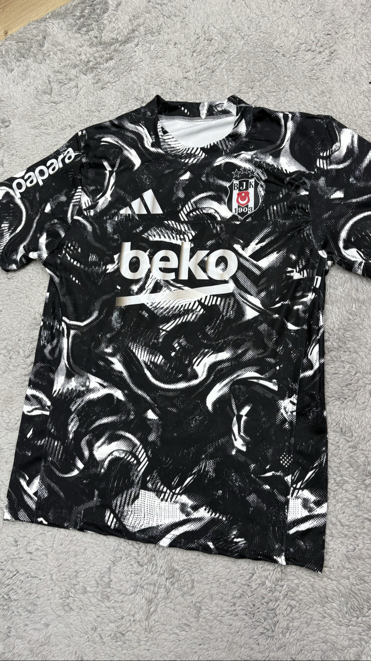 Beşiktaş Premium Forma
