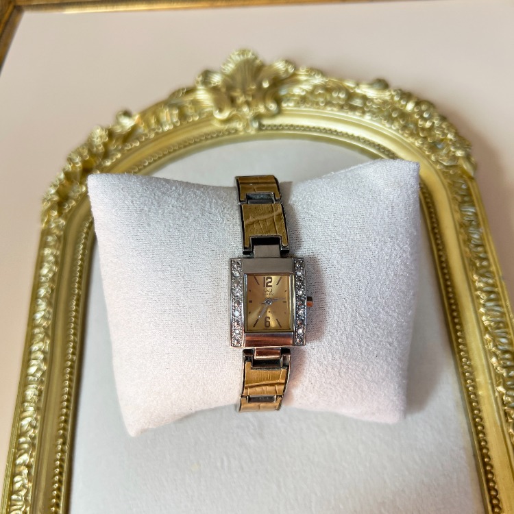 Taşlı Q&Q Quartz Kadın Kol Saati 