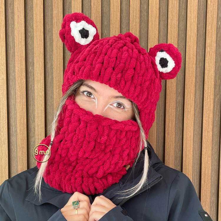 Vişne Gözlü Balaclava