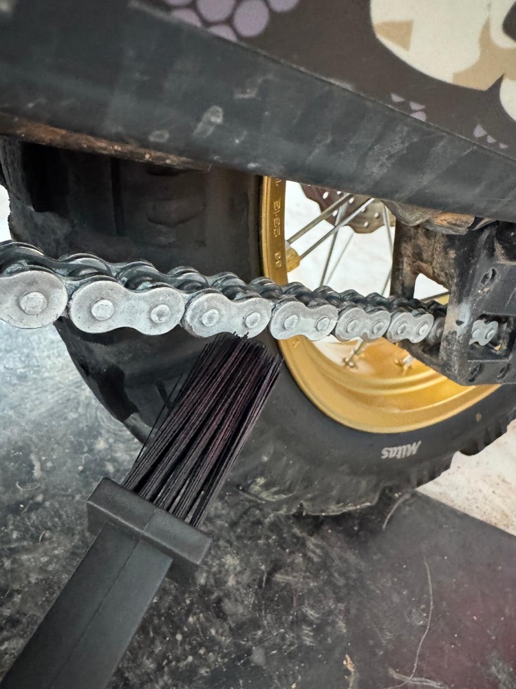 Motosiklet Zincir Temizleme Fırçası
