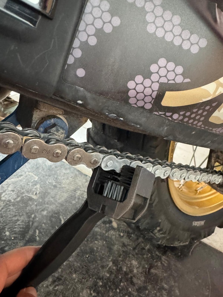 Motosiklet Zincir Temizleme Fırçası