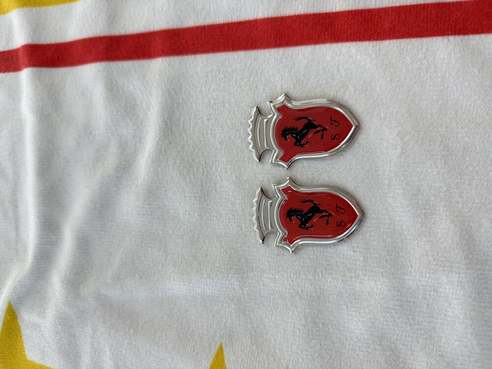 Ferrari kırmızı 2’li arma 