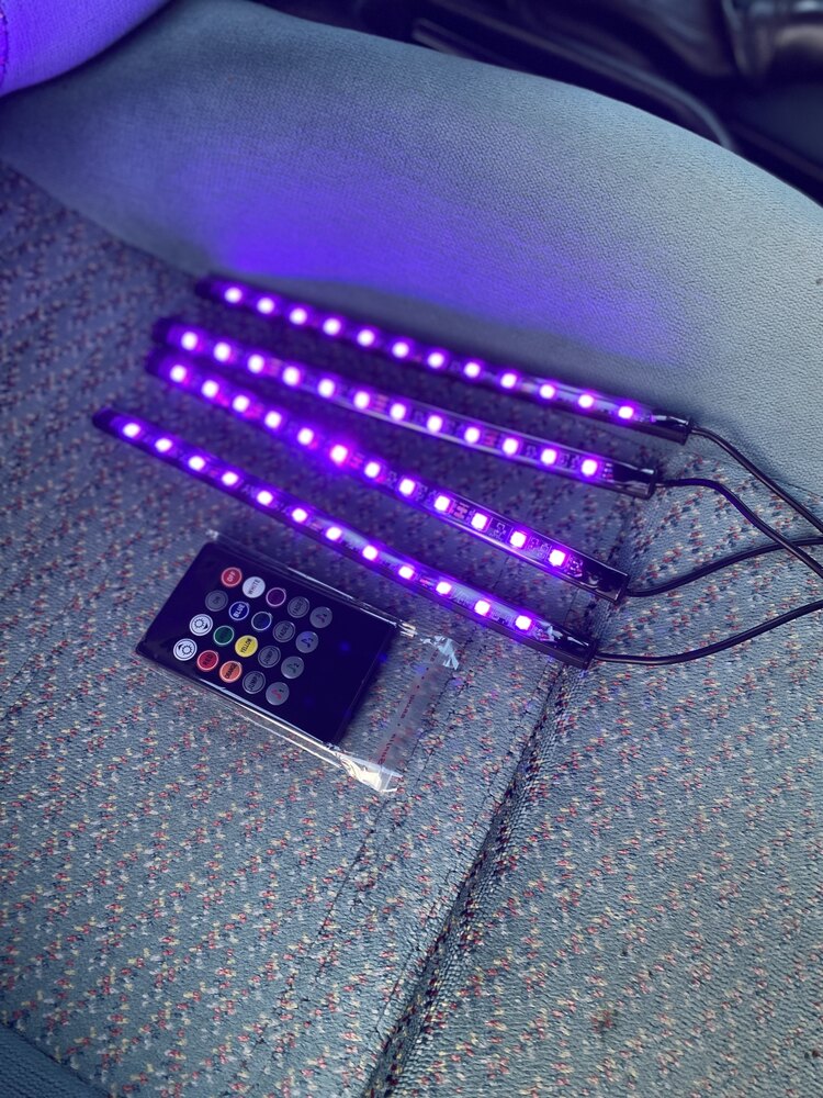 RGB ışıklı kumandalı Çakmaklık girişli ayakaltı aydınlatma