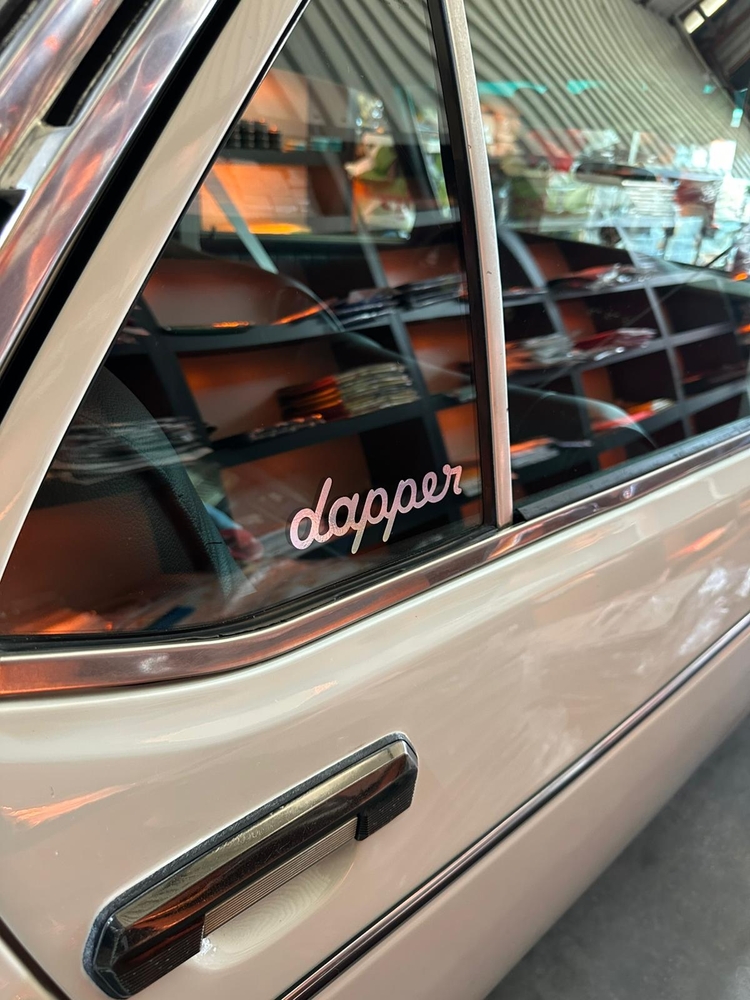 Dapper sticker