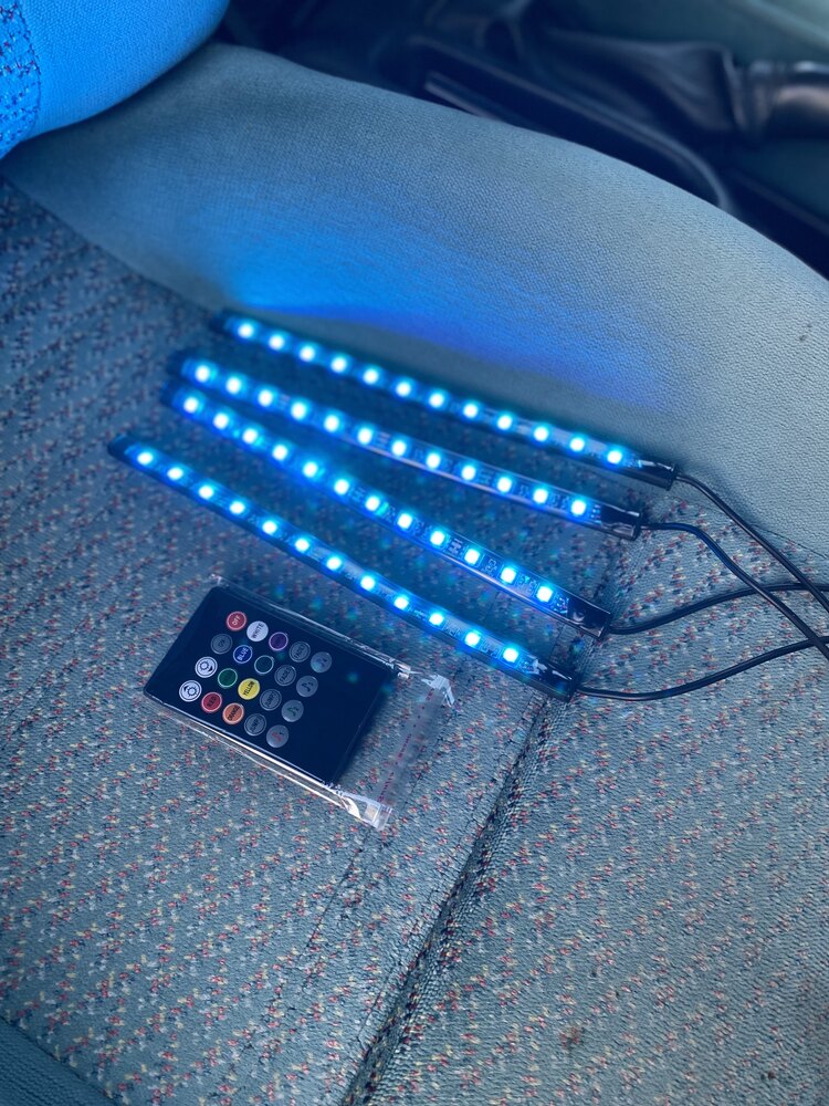 RGB ışıklı kumandalı Çakmaklık girişli ayakaltı aydınlatma