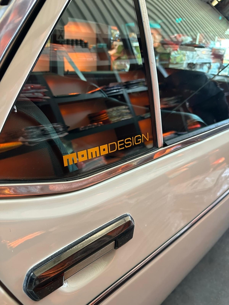 Momo desing sarı sticker 