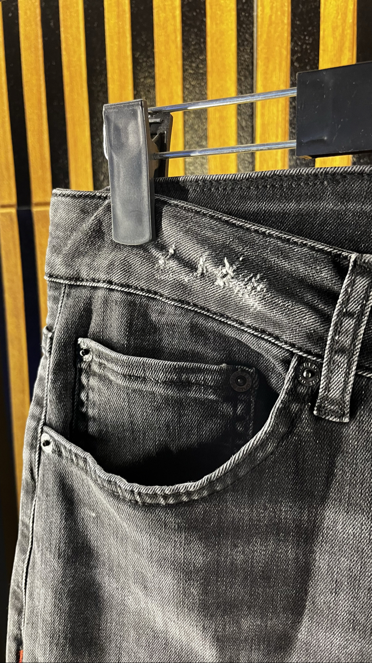 DSQUARED2 PREMİUM KOT PANTOLON TAŞLAMALI SİYAH 221 T