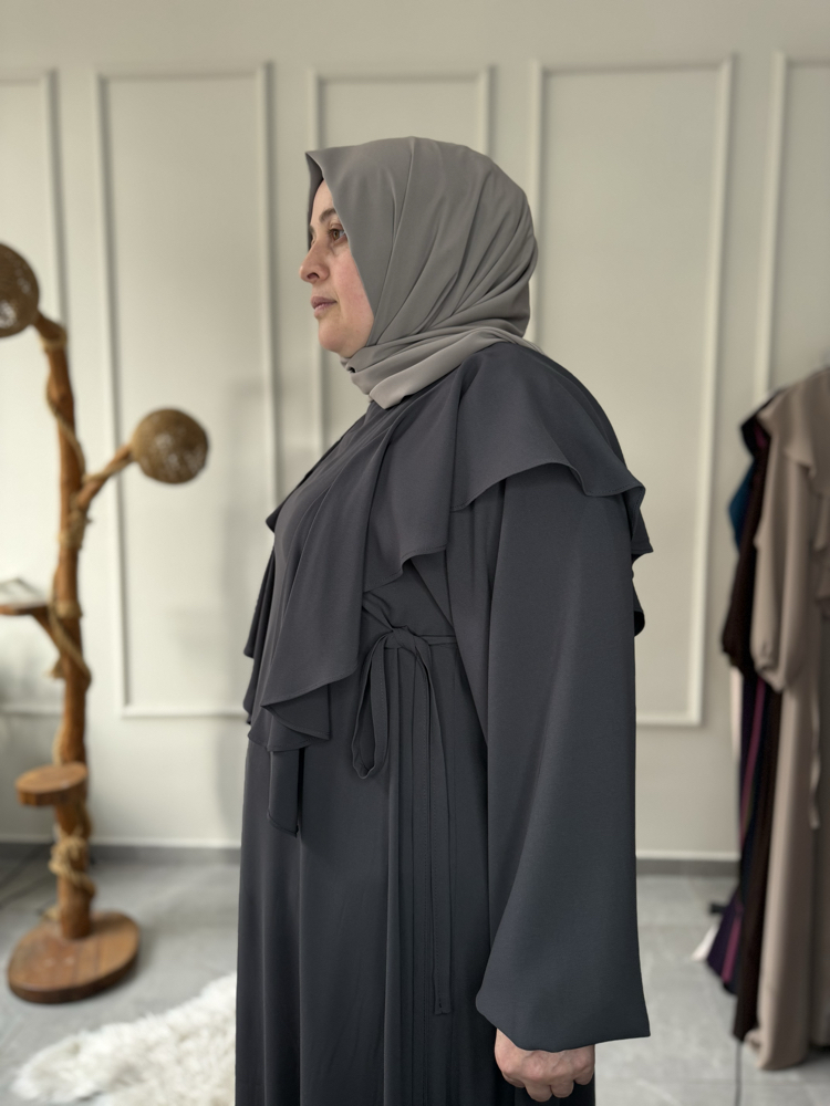 Büyük Beden Tesettüre Uyumlu Özel Dikim Omuz Detay Yan Bağcıklı Derya Model Elbise