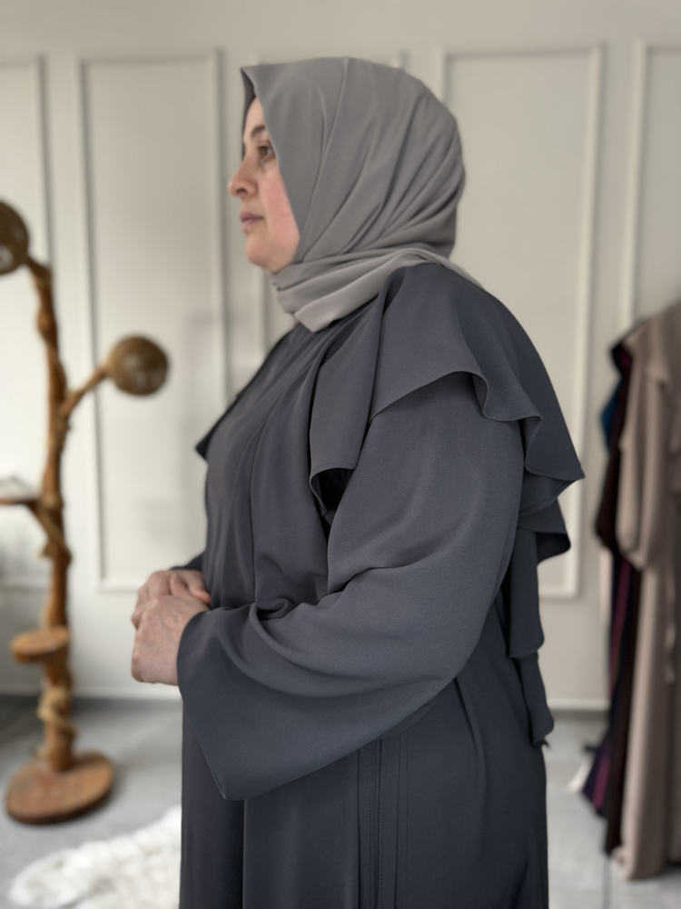 Büyük Beden Tesettüre Uyumlu Özel Dikim Omuz Detay Yan Bağcıklı Derya Model Elbise