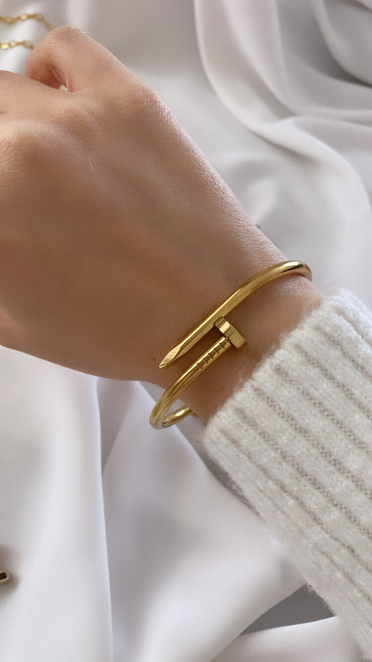 Cartier Çivi Kelepçe