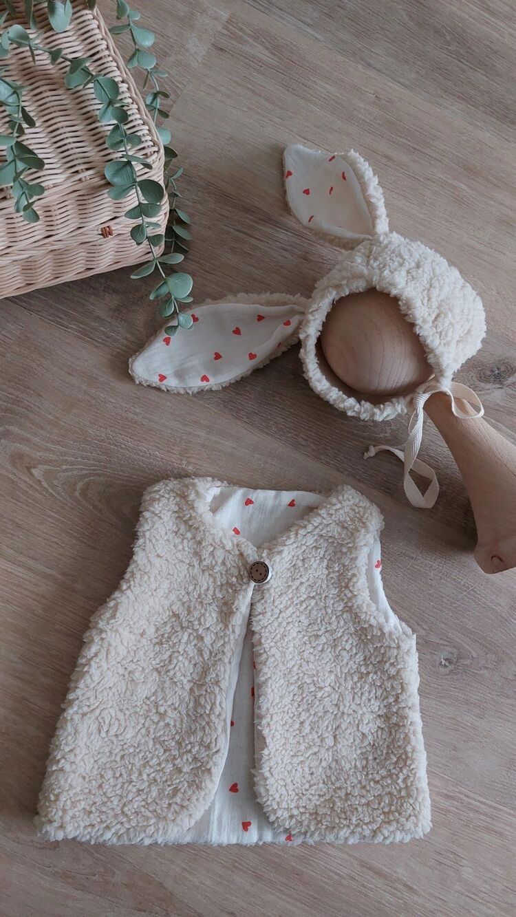 Teddy Muslin Yelek ve tavsan kulaklı şapkasi