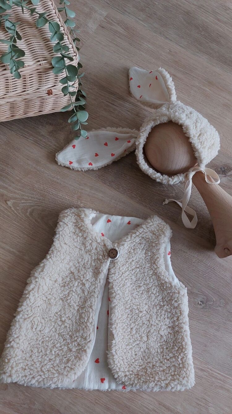 Teddy Muslin Yelek ve tavsan kulaklı şapkasi