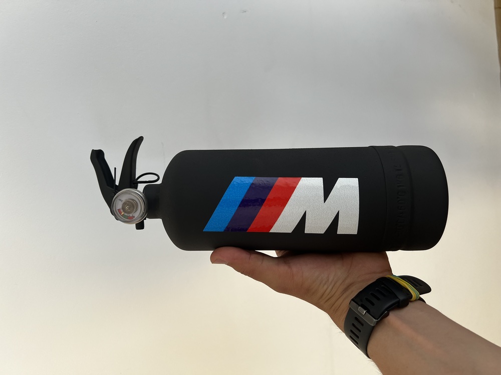 M LOGO SIYAH YANGIN SÖNRÜRME TÜPÜ 