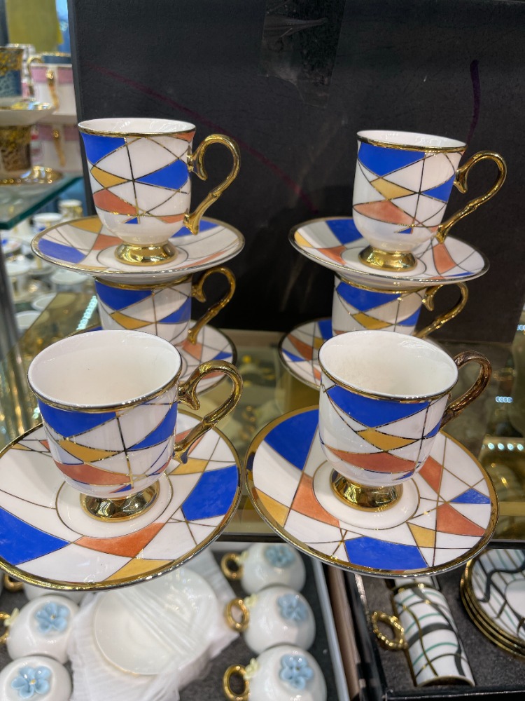 ✨ Geometrik Desenli Gold Detaylı Porselen Kahve Fincan Takımı ✨