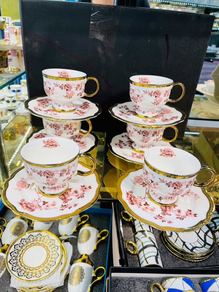 pembe çiçekli şık kahve takımı