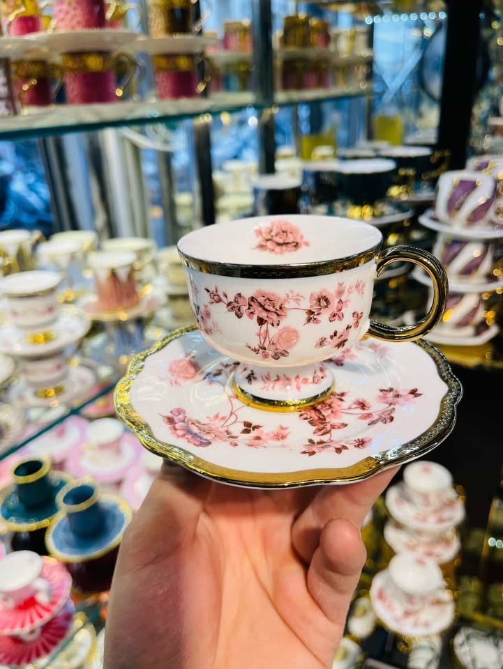 pembe çiçekli şık kahve takımı