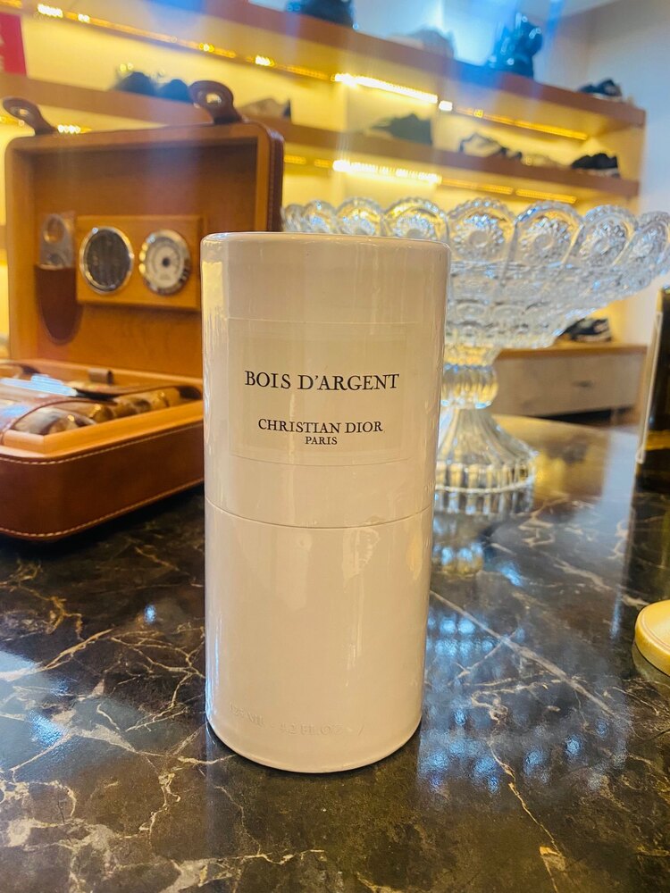 CHRISTIAN DIOR