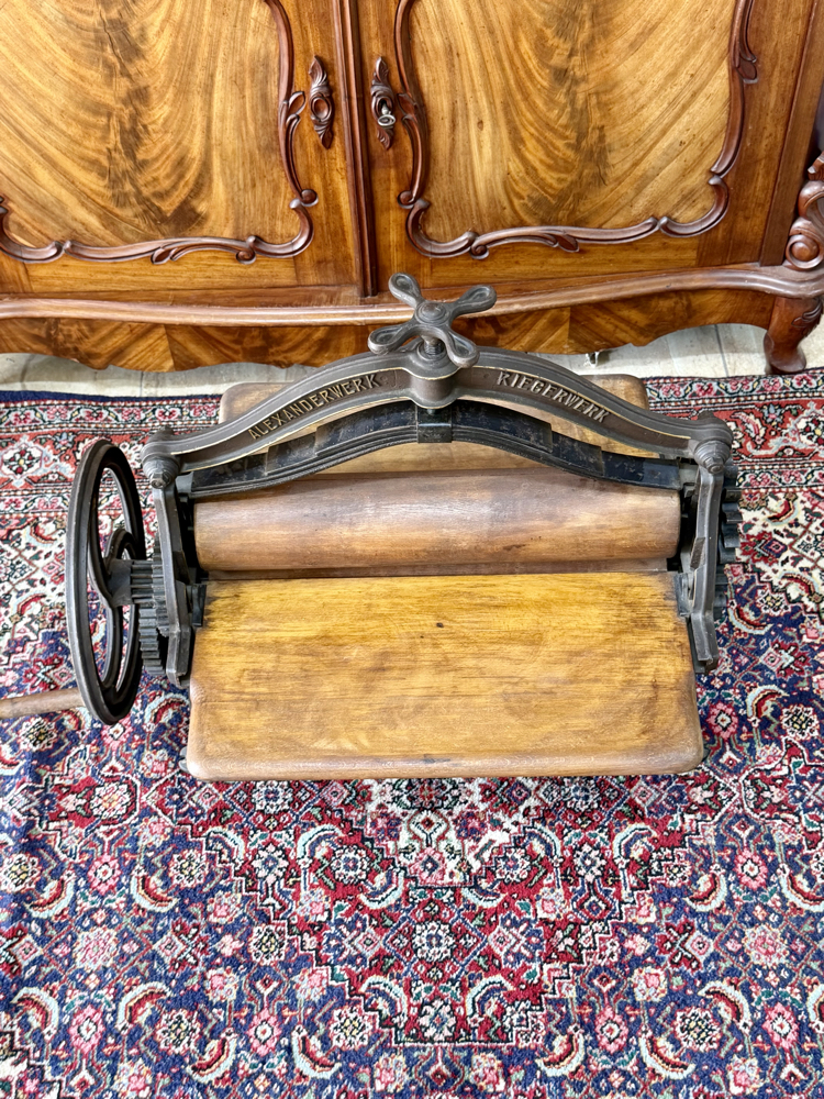 1800’LER BAŞI ÇAMAŞIR SIKMA PRESİ