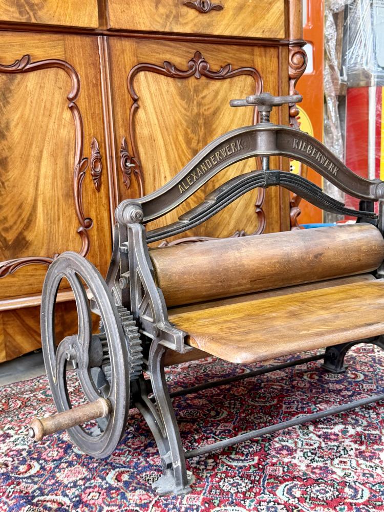 1800’LER BAŞI ÇAMAŞIR SIKMA PRESİ