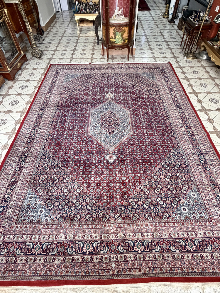 EFSANE KONDİSYONDA 365-250 CM EBATLARA SAHİP