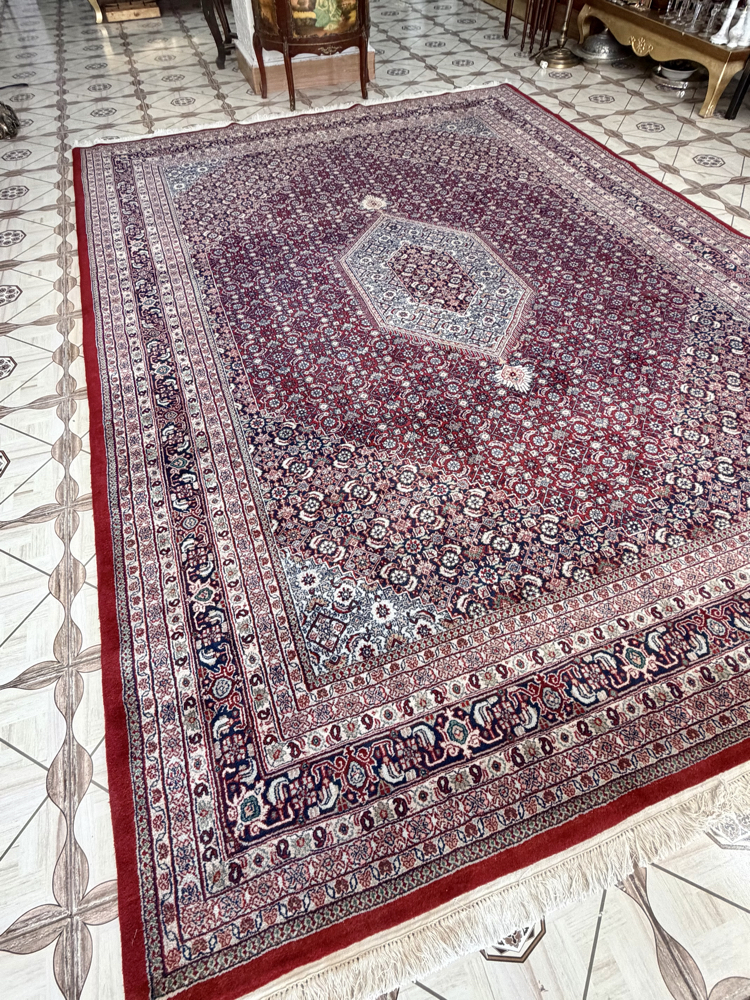 EFSANE KONDİSYONDA 365-250 CM EBATLARA SAHİP
