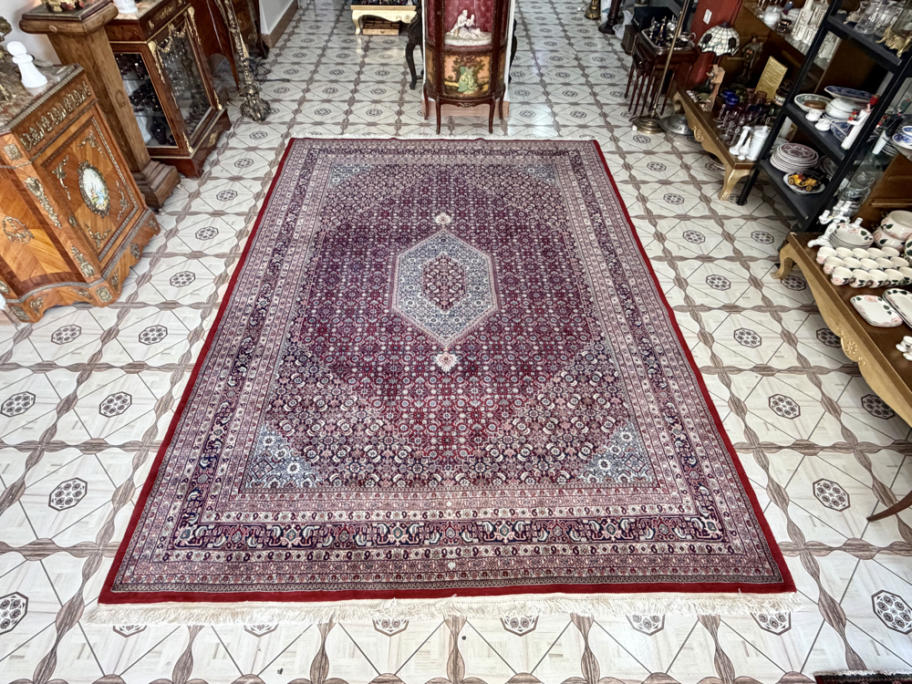 EFSANE KONDİSYONDA 365-250 CM EBATLARA SAHİP