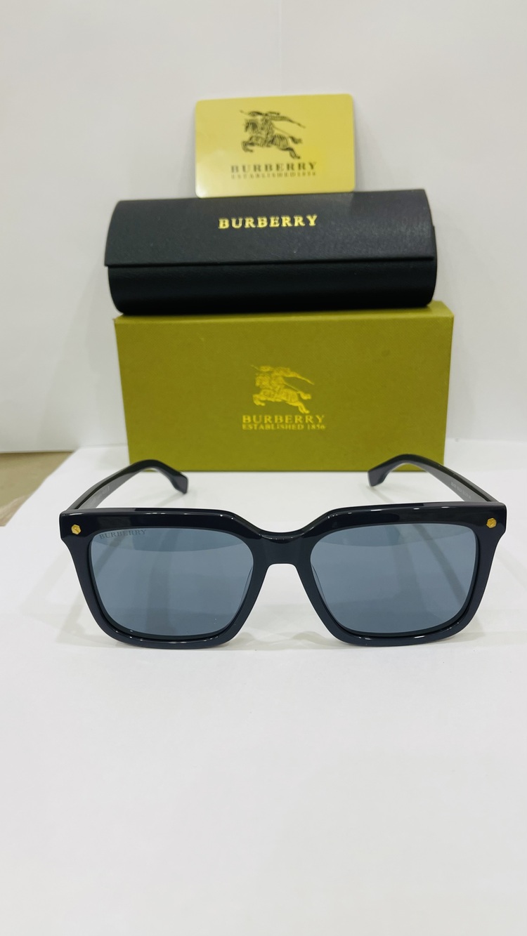 BURBERRY SİYAH ÇERÇEVE MAVİ ŞEFFAF CAM